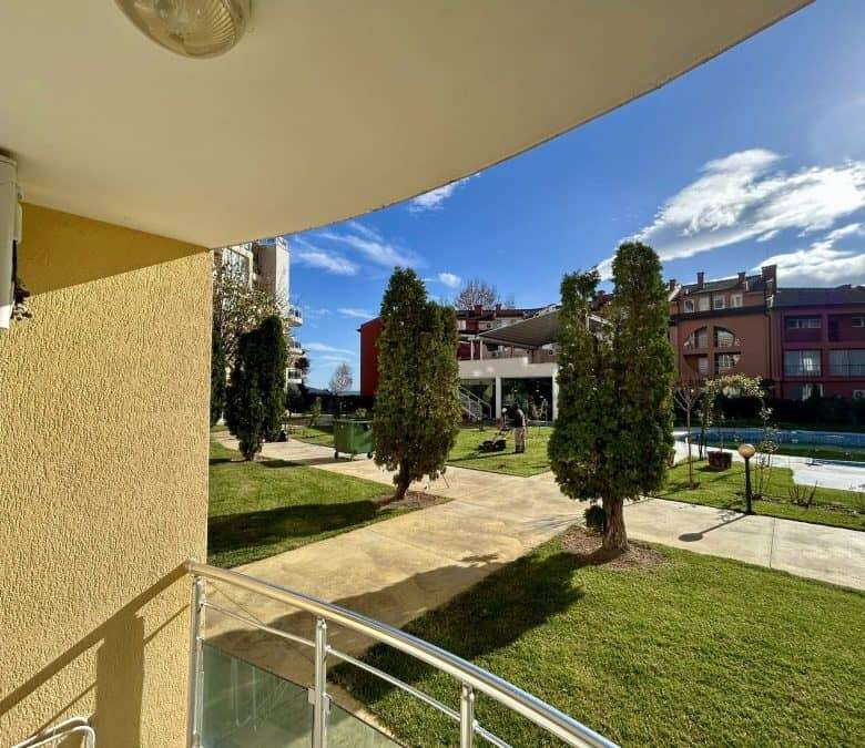 Sea and pool view studio in Oasis, Ravda, 41 sq.m., first sea line.