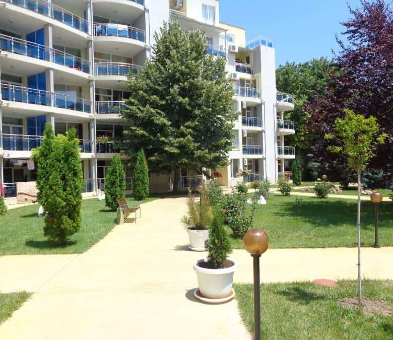 Sea and pool view studio in Oasis complex, Ravda, 41 sq.m., first sea line.