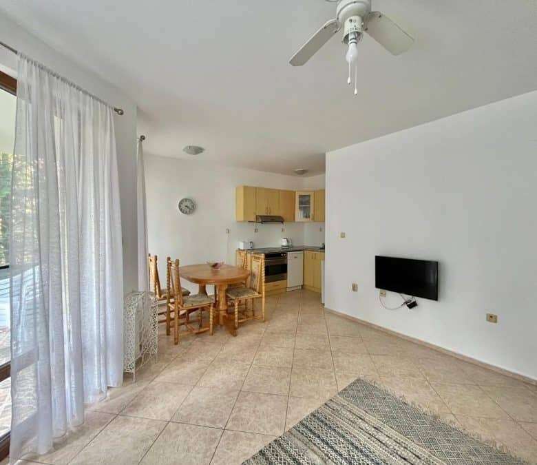 Sea view 2-bedroom apartment with modern interior, close to the beach in Nessebar's Global city.