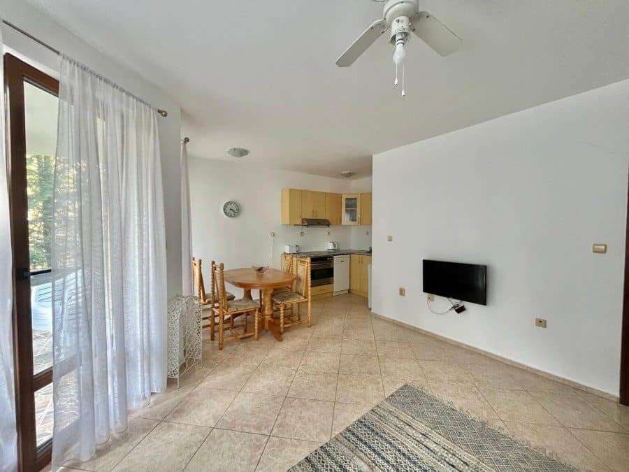 First sea line! 2 BED apartment, 95 sq.m., for sale in Global city, Nessebar Sea view 2-bedroom apartment with modern interior, close to the beach in Nessebar's Global city.