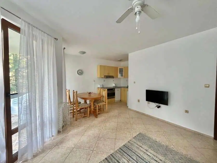 Sea view 2-bedroom apartment with modern interior, close to the beach in Nessebar's Global city.