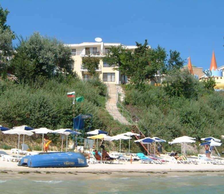 Beachfront apartment with sea views in Nessebar's Global City, perfect for seaside living or investm.