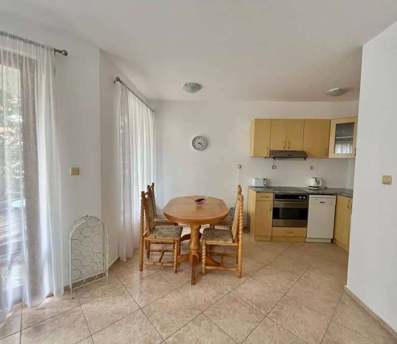 Sea view 2-bedroom apartment, 95 sq.m., for sale in Nessebar's Global City with beach access.