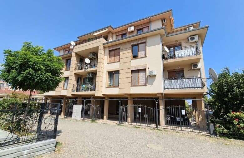 Comfortable fully furnished 1-bedroom apartment near the beach in Ravda, Bulgaria. Ideal for holiday.