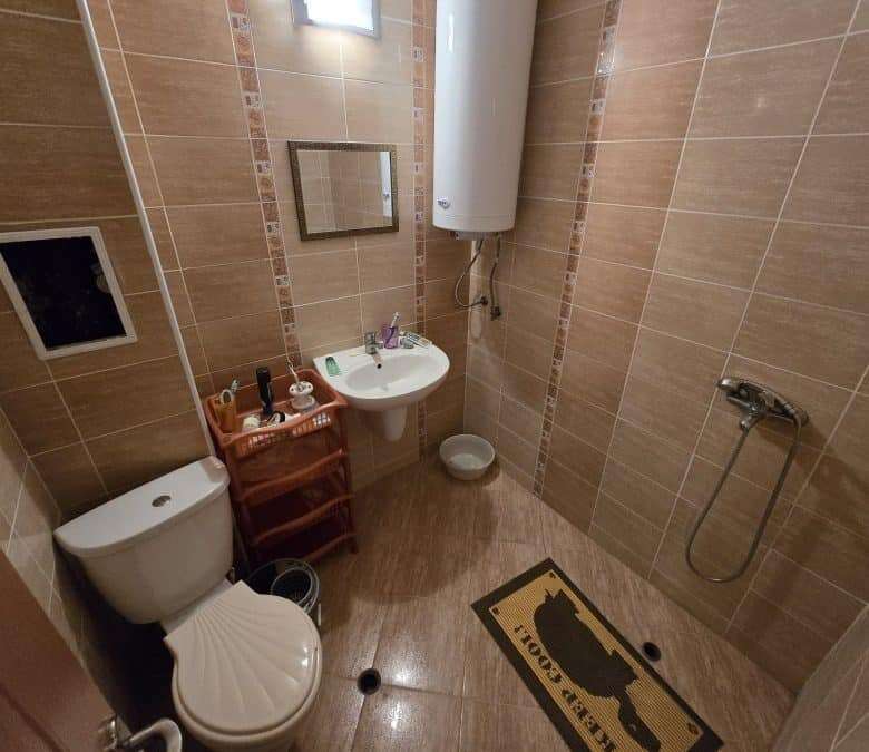 Bright bathroom with modern fixtures in Elitonia 2, Ravda. Fully furnished 59 sq.m. apartment close.