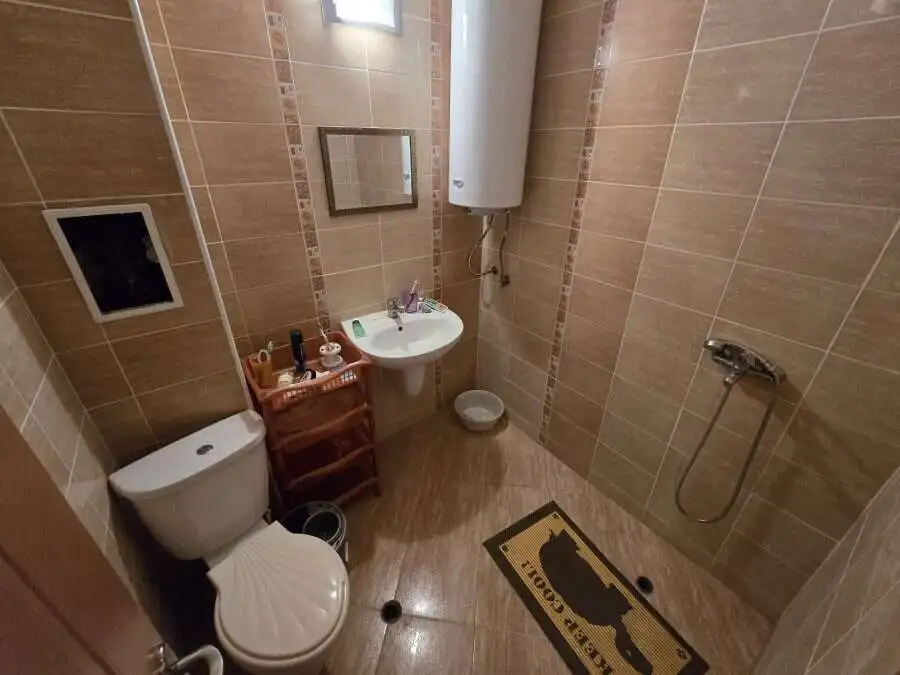 Bright bathroom with modern fixtures in Elitonia 2, Ravda. Fully furnished 59 sq.m. apartment close.