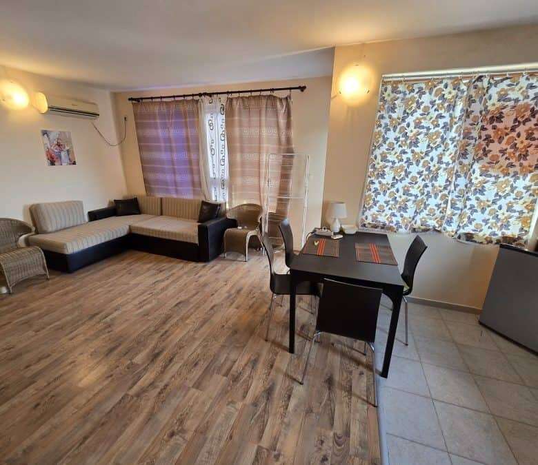 Interior view of a fully furnished 1-bedroom apartment near the beach in Ravda.