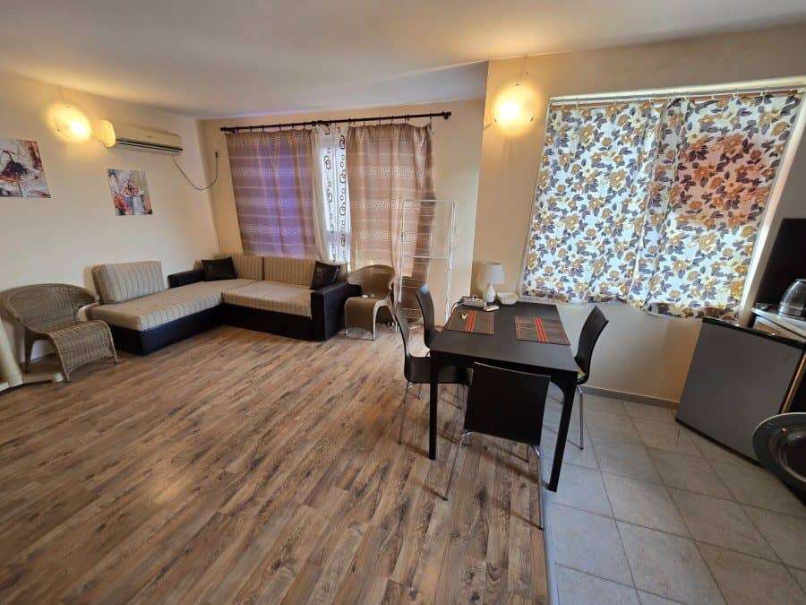 Cozy Fully Furnished 1-Bed Apartment in Ravda Interior view of a fully furnished 1-bedroom apartment near the beach in Ravda.