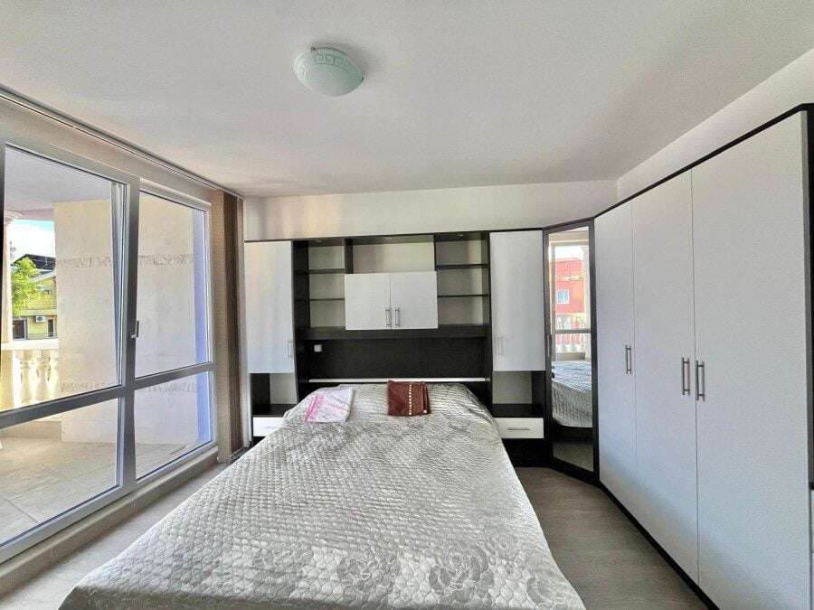 Modern 1-Bedroom Apartment Near Beach in Nessebar Bright 1-bedroom apartment with sea views, 58 sq.m., in Nessebar, just 30 meters from the beach. Per.