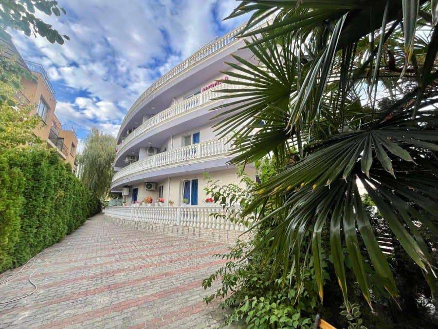 Sea view 1 bedroom apartment, 58 sq.m., in Nessebar, 30 m to the beach.