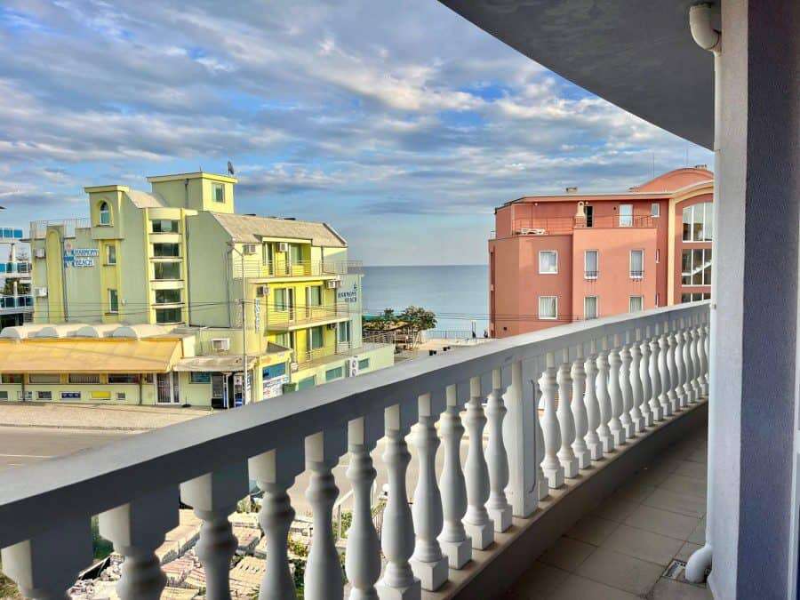 Sea View 1-Bed Apartment Nessebar Sea view 1-bedroom apartment just 30m from the beach in Nessebar, offering stunning ocean vistas and.