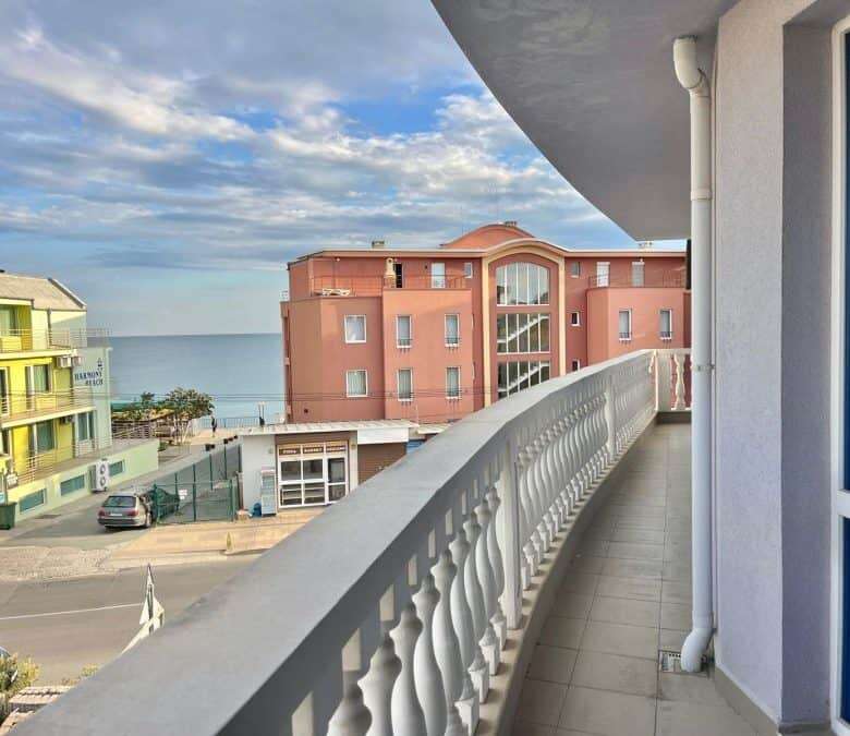 Sea view 1-bedroom apartment, 58 sq.m., in Nessebar, just 30 meters from the beach. Perfect for seas.