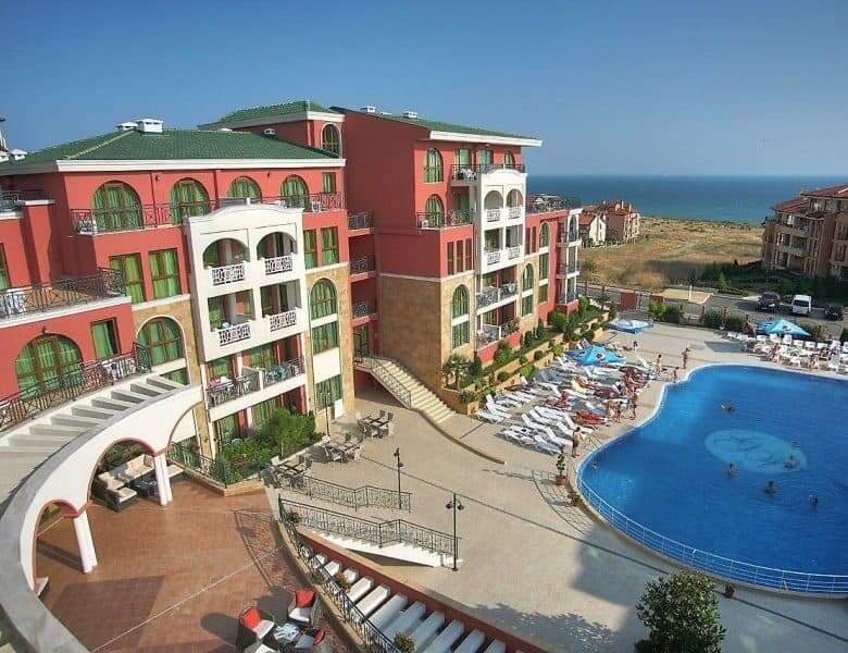 Ground floor studio in Sveti Vlas, 55 sq.m., near the sea, ideal for holiday or investment.