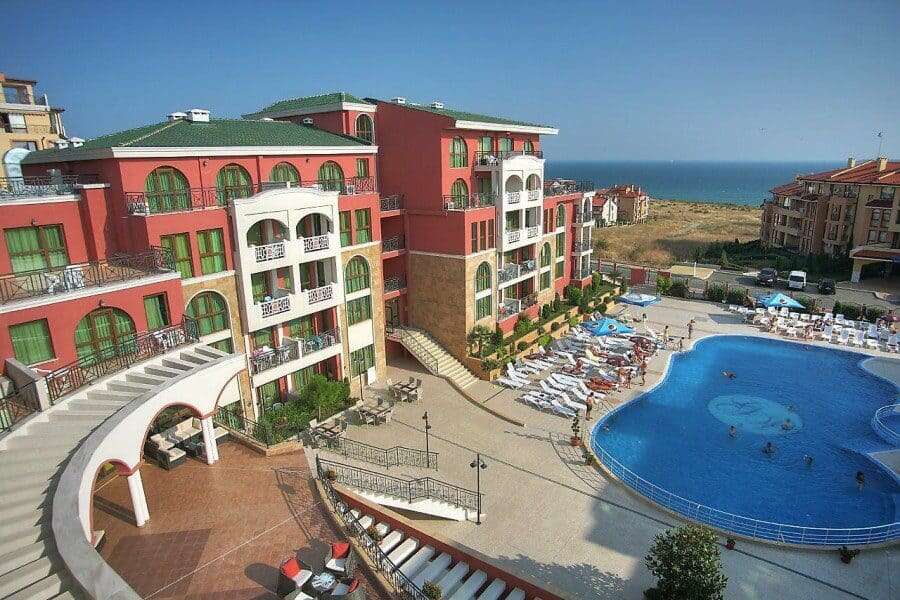 Ground floor studio in Sveti Vlas, 55 sq.m., near the sea, ideal for holiday or investment.