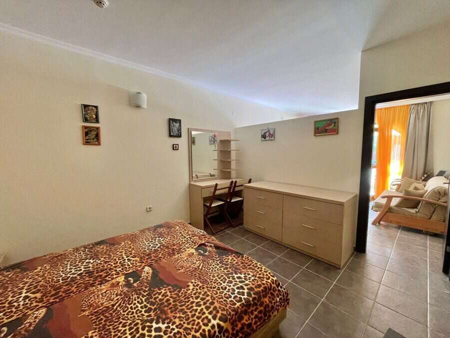 Ground floor studio apartment with modern furnishings near the sea in Sveti Vlas.