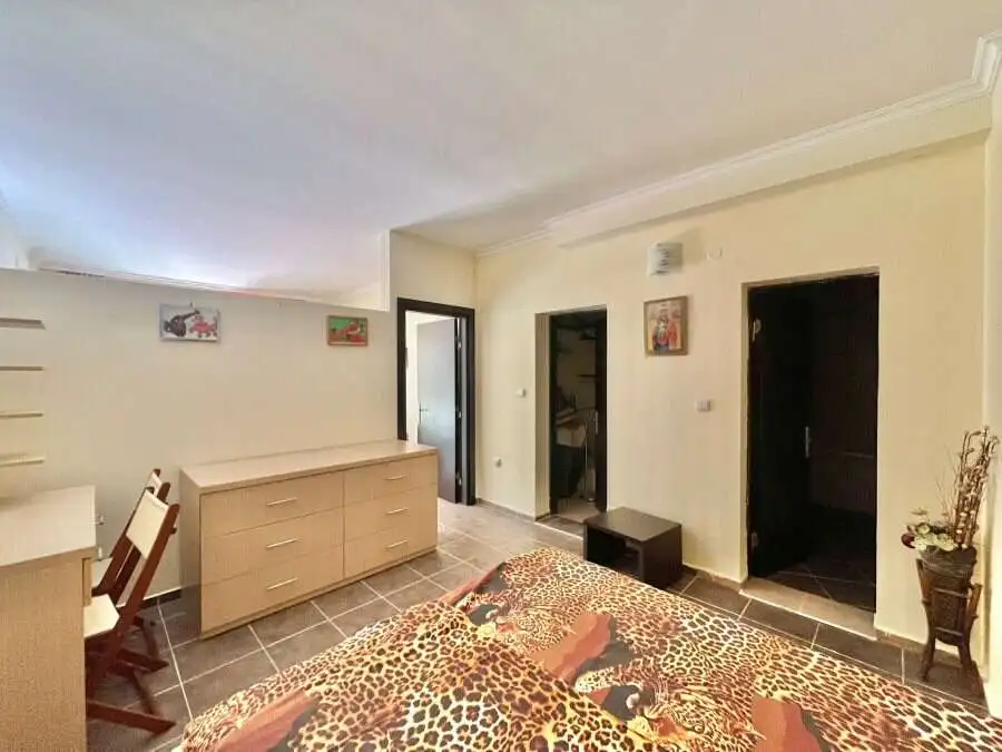 Bright ground floor studio with 55 sq.m. in St. George, Sveti Vlas, just 300 meters from the beach.