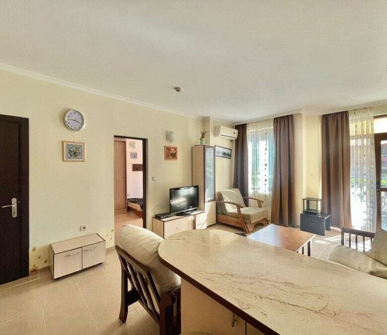 Ground floor apartment, 66 sq.m., in St. George, Sveti Vlas, close to the beach.