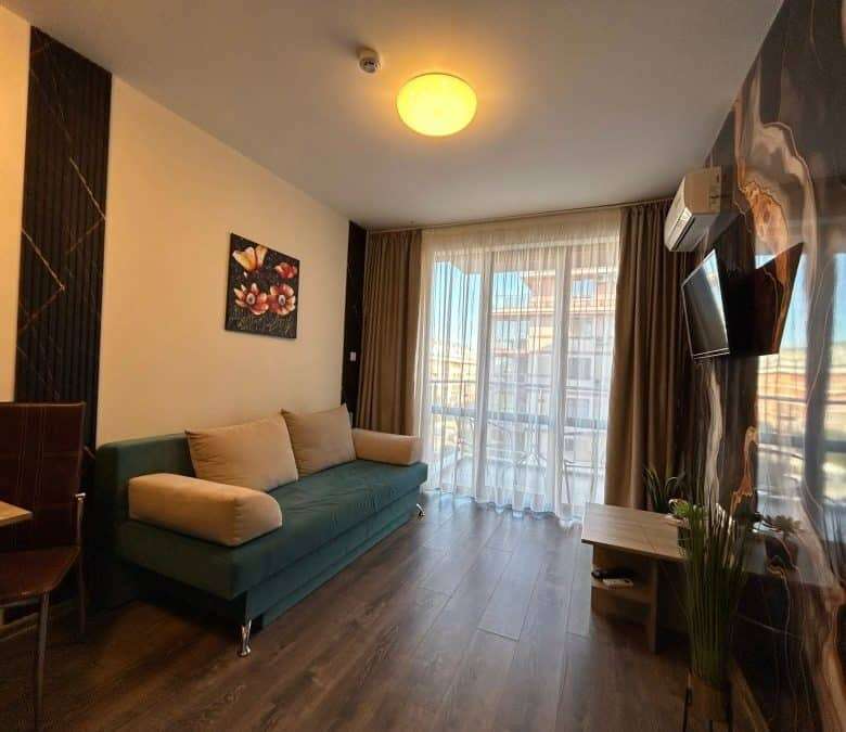 Spacious 45 sq.m. 1-bedroom apartment at Tarsis - Club & Spa in Sunny Beach, perfect for relaxing ho.