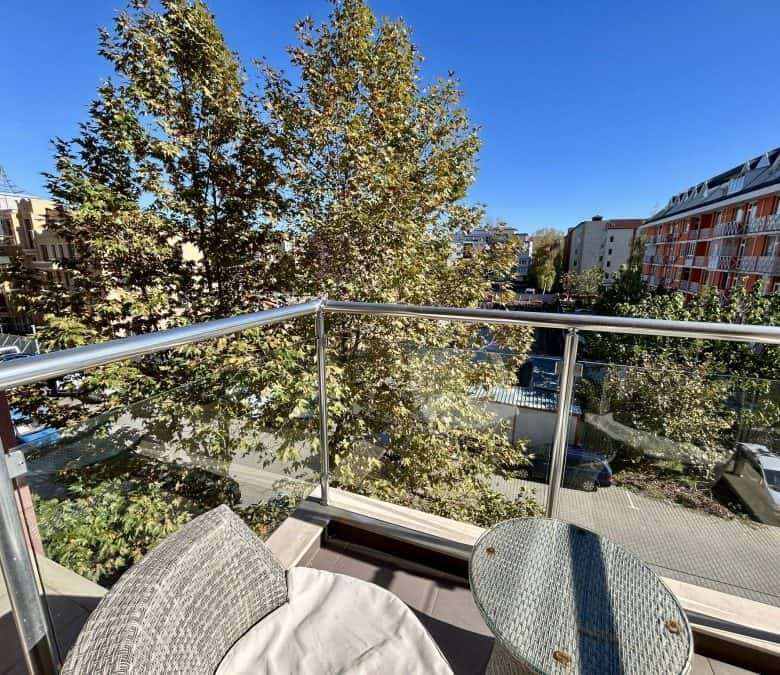 Bright 1-bedroom apartment with balcony overlooking trees in Tarsis - Club & Spa, Sunny Beach.