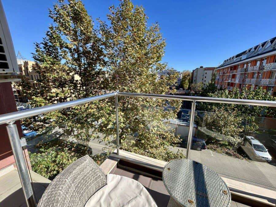 Modern 1 Bed Apartment with Balcony in Sunny Beach Bright 1-bedroom apartment with balcony overlooking trees in Tarsis - Club & Spa, Sunny Beach.
