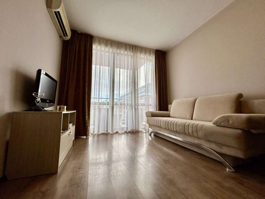 Cozy 1-Bed Apartment in Sunny Beach Modern 1-bedroom apartment with balcony in Tarsis - Club & Spa, Sunny Beach.