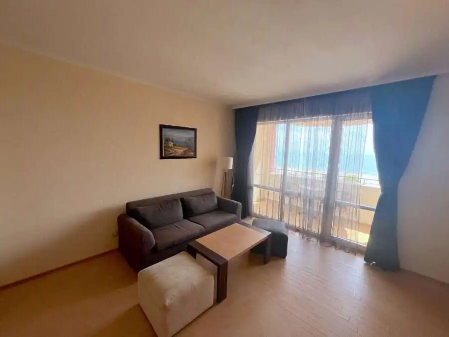 Beachfront apartment with sea views in Majestic Sunny Beach Modern beachfront apartment with stunning sea views in Majestic Sunny Beach.