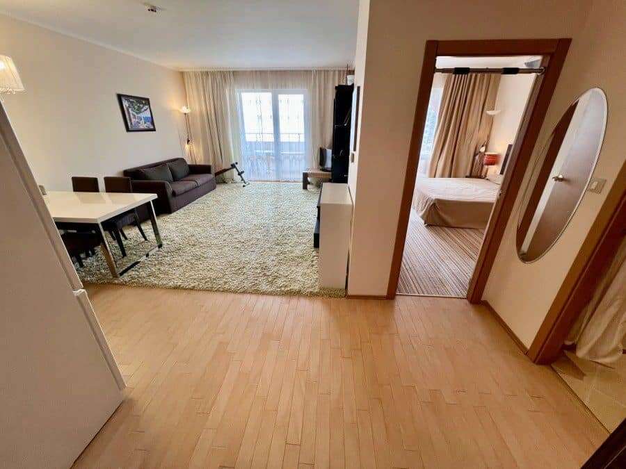 Spacious 1 BED Apartment with Sea Views in Sunny Beach Bright 1-bedroom apartment offering stunning sea views in Majestic, Sunny Beach. Perfect for relaxin.