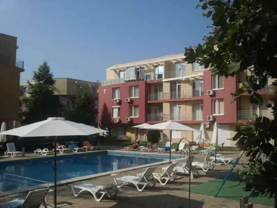 Modern furnished apartment in Sunny Day 5 with pool access Furnished 46.5 sq.m. apartment in Sunny Day 5, ready for immediate move-in, featuring a pool and out.
