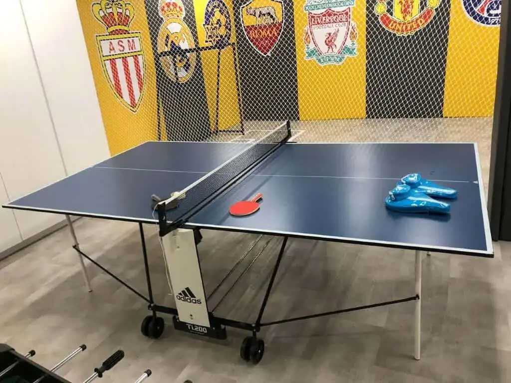 Ping pong table for indoor sports and leisure activities in Panama City.