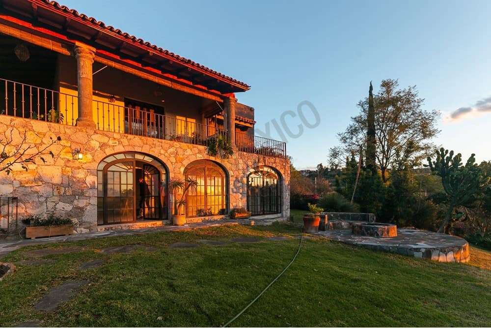 Luxury colonial estate with scenic Allende Dam views in San Miguel de Allende.