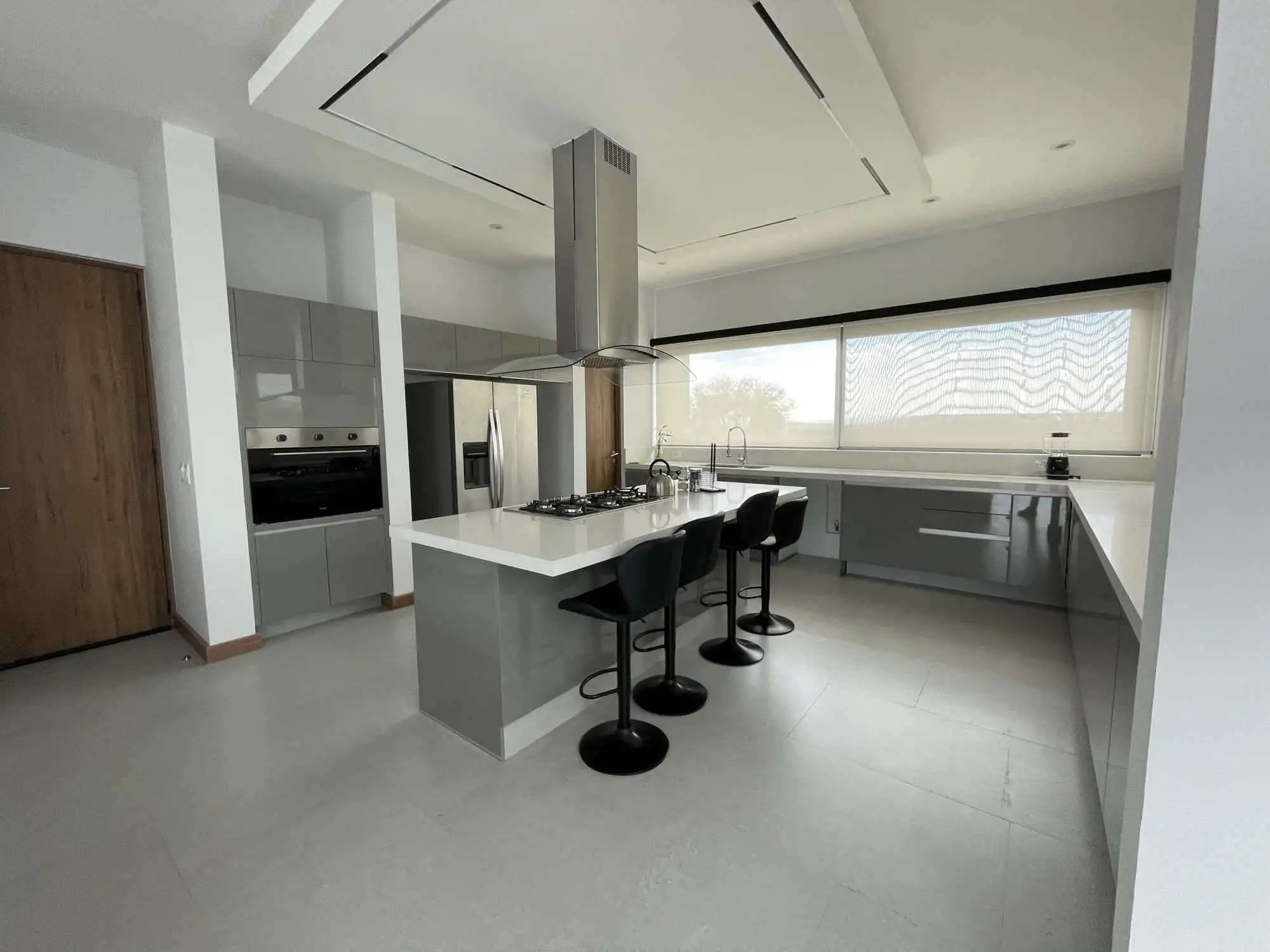 Modern kitchen with sleek design and high-end appliances in San Miguel de Allende.