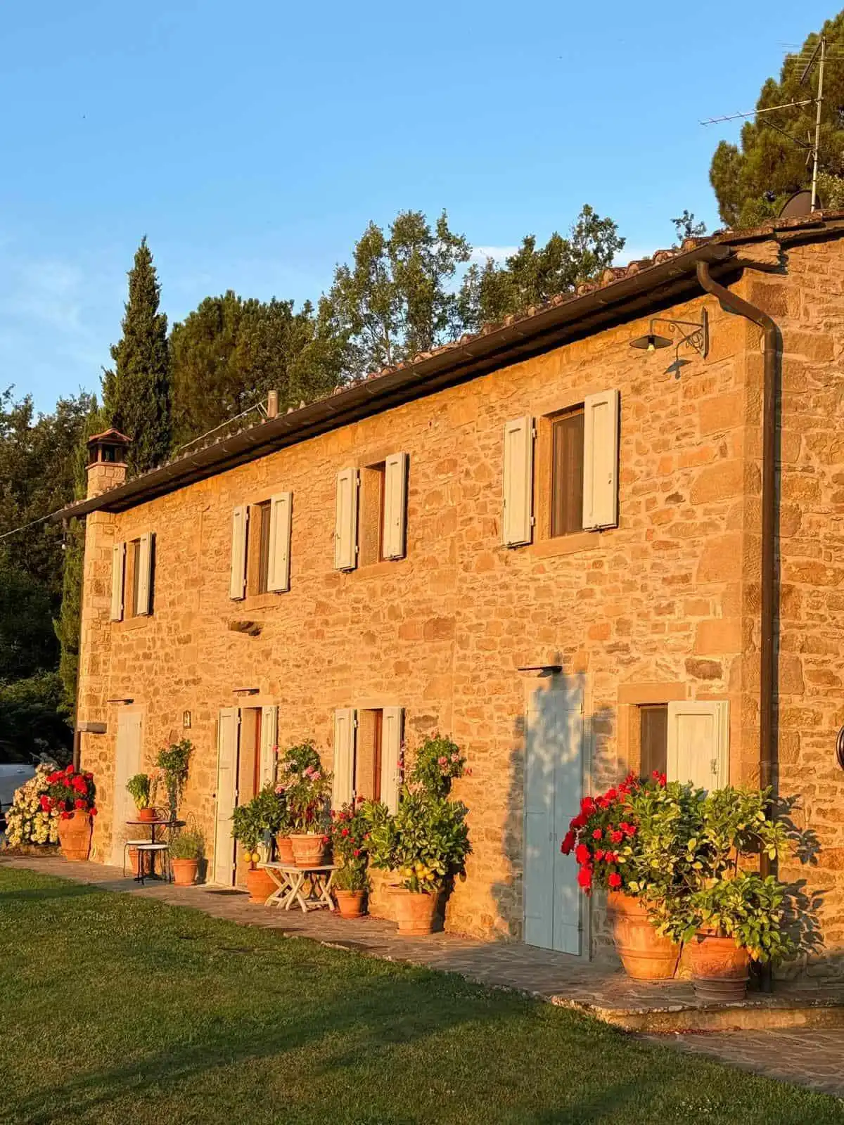 Charming stone house with four bedrooms located in Talla Casentino, Tuscany, offering rustic eleganc.
