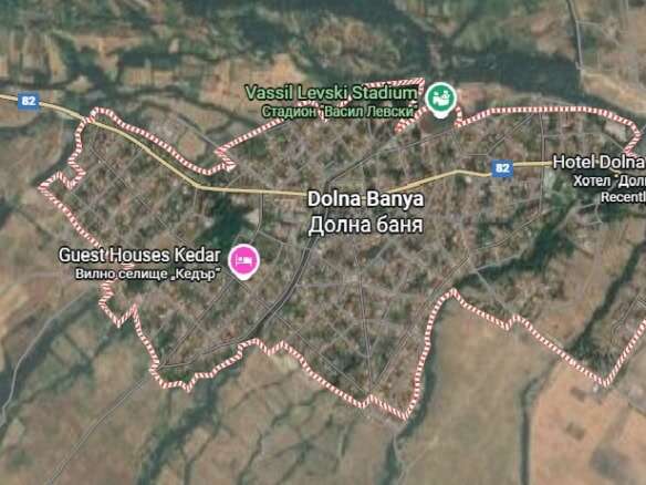 Land for sale in Dolna Banya, scenic area near Vassil Levski Stadium.