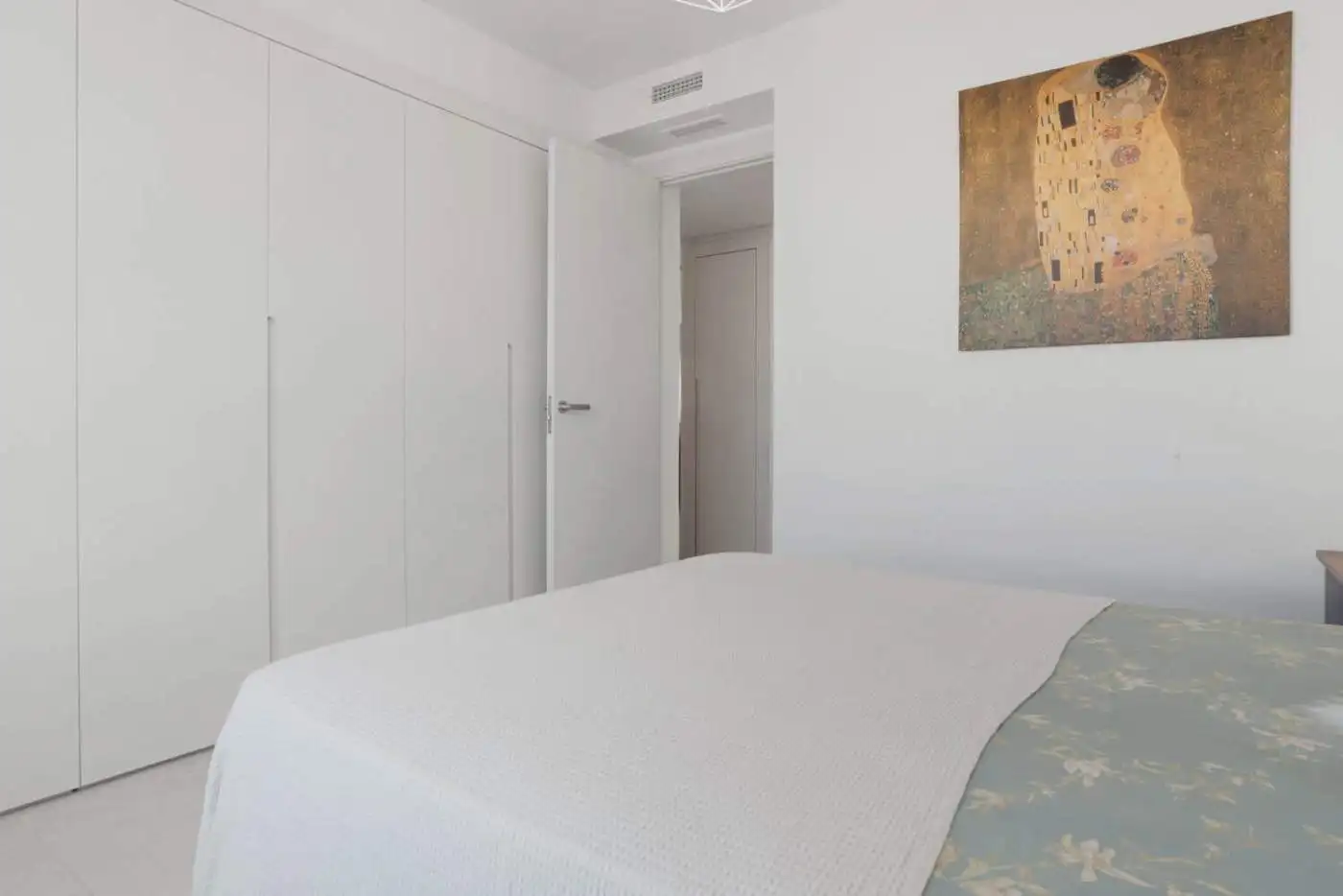Penthouse apartment with modern furnishings in Selwo Estepona, featuring two spacious bedrooms and s.