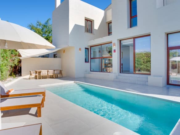 Contemporary 5-bed corner townhouse with private pool in Cancelada, Estepona.
