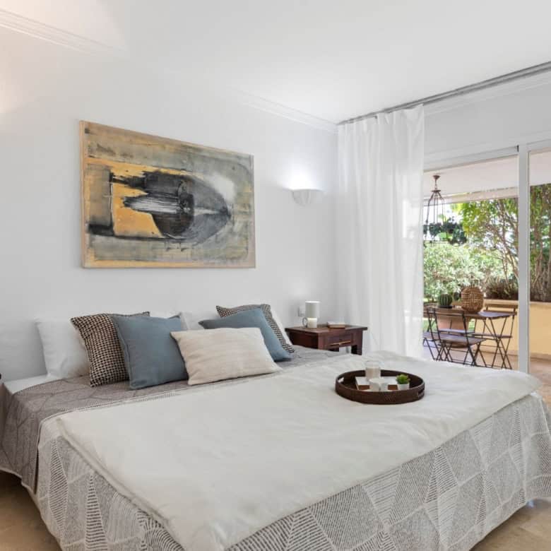 Beachfront apartment with modern decor and balcony views in Dominion Beach. Perfect for investment o.