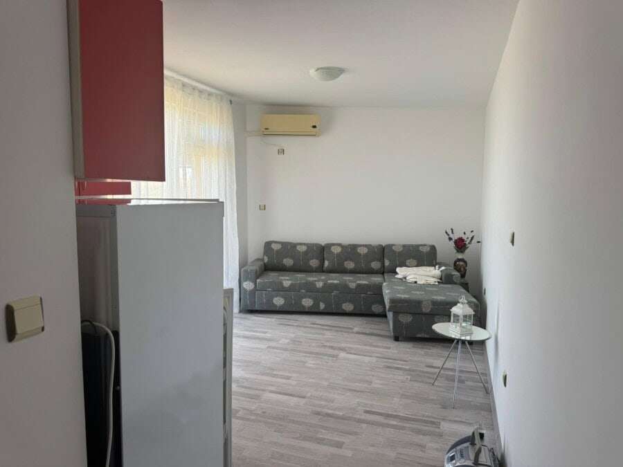 Bright, modern 33 sq.m. apartment with stylish furnishings in Sunny Day 5, ready for immediate move-.