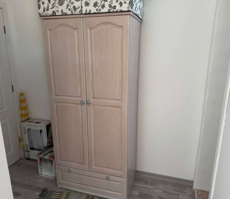 Cozy furnished apartment with wardrobe in Sunny Day 5, ready for move-in.