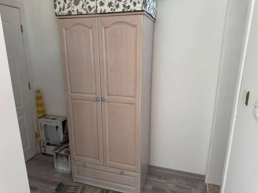 Cozy furnished apartment with wardrobe in Sunny Day 5, ready for move-in.