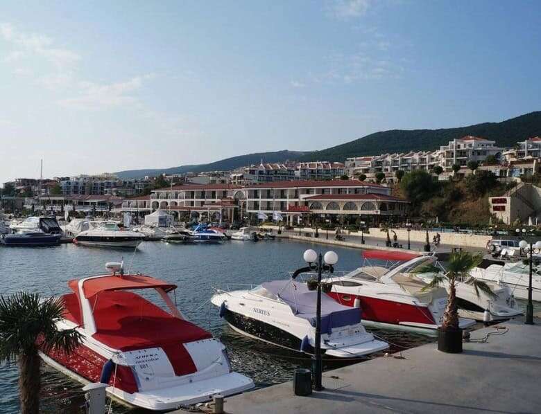 Sea and pool view studio in Panorama Bay 1, St. Vlas, just 100 meters from the beach.