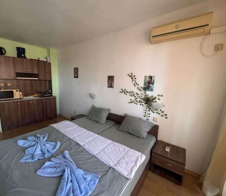 Sea and pool view studio, 46 sq.m. in Panorama Bay 1, St. Vlas, 100 m to the sea.