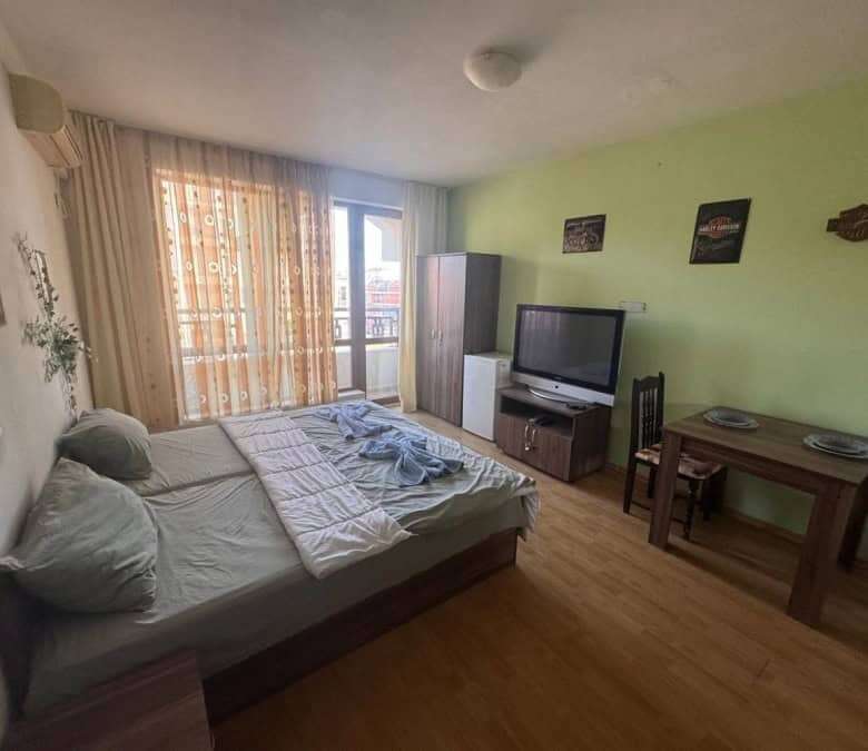 Studio apartment with sea and pool views, 46 sq.m., in Panorama Bay 1, St. Vlas, just 100 m from the.