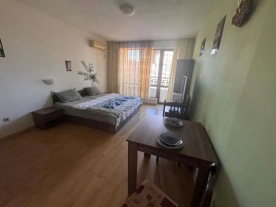 Studio apartment with sea and pool views, 46 sq.m., located in Panorama Bay 1, St. Vlas, just 100 me.