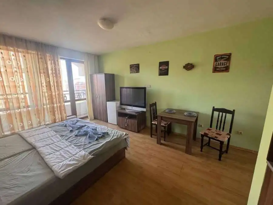 Bright studio with sea and pool views, 46 sq.m., located in Panorama Bay 1, just 100m from the beach.