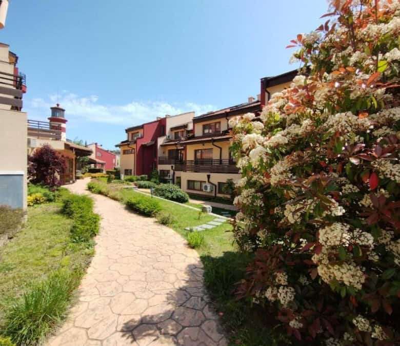 Bright 1-bedroom apartment in Sea Lighthouse, Sveti Vlas, just 200m from the beach. Modern design wi.