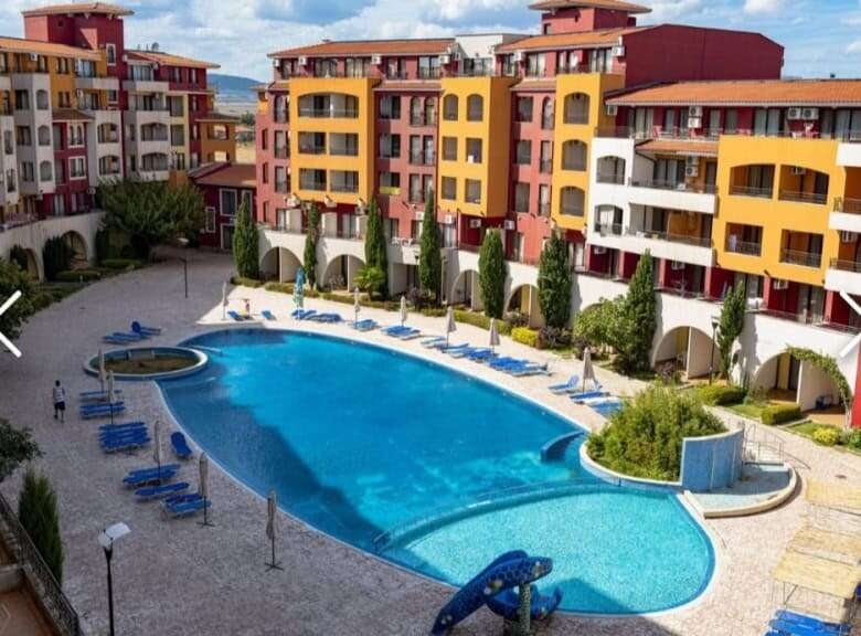 Large pool with sun loungers in Marina Cape residential complex, Aheloy.