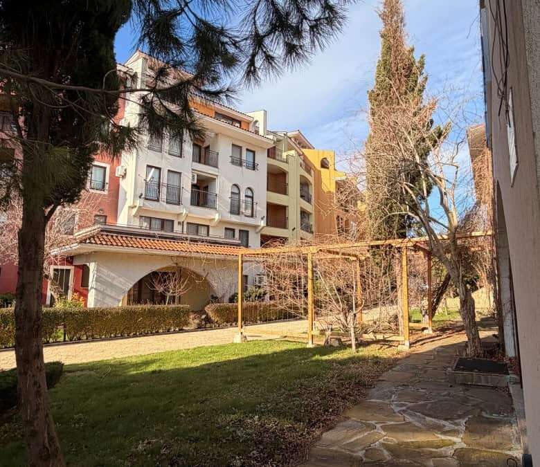 Apartment with pool views in Marina Cape, Aheloy, Black Sea Coast.