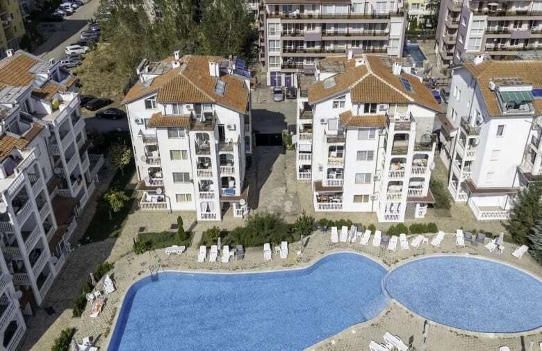 Bright 2-bedroom apartment with pool view in Sunny Beach center.