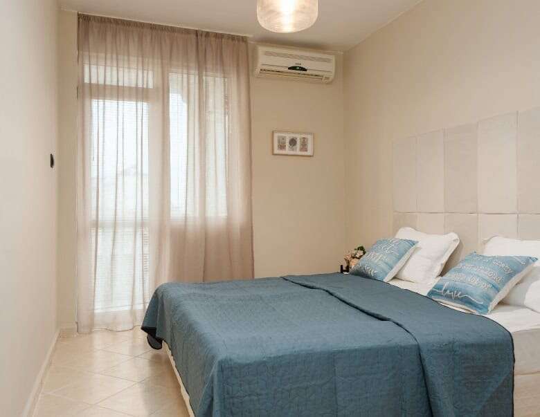 Modern 2-bedroom apartment with pool view in Sunny Beach center, 75 sq.m., near beaches and amenitie.