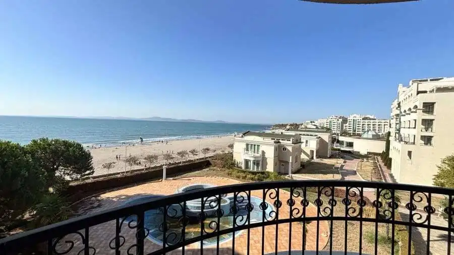 Sea view 1-bedroom apartment in Sunset Resort, Pomorie, beachfront property with stunning ocean vist.